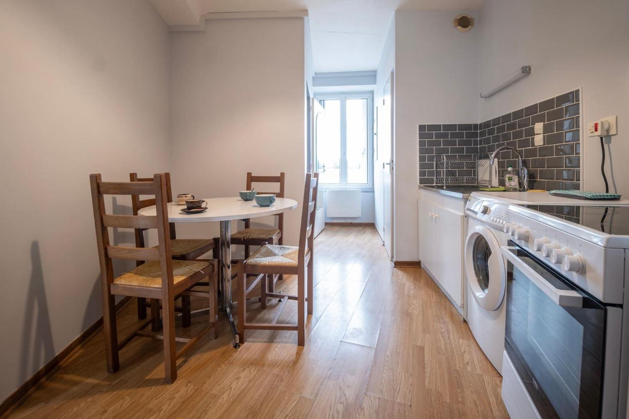Grand Studio ✰ 35M² ✰ Centre ✰ 4Pers/2Lits ✰ Cuisine ✰ Wifi Candé Exterior foto