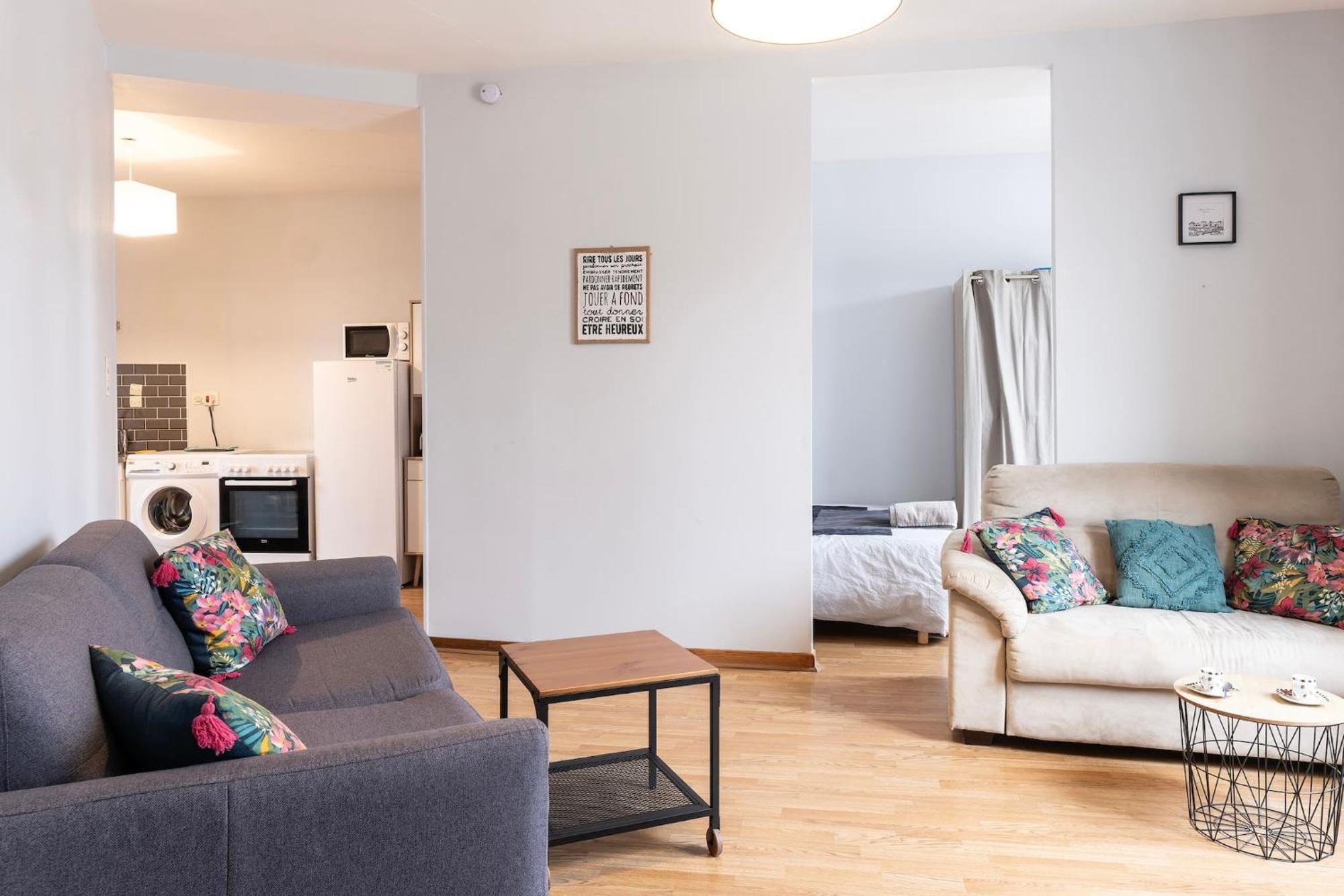 Grand Studio ✰ 35M² ✰ Centre ✰ 4Pers/2Lits ✰ Cuisine ✰ Wifi Candé Exterior foto